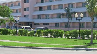 Castaways Resort & Suites
