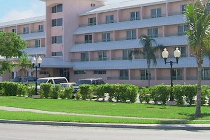 Castaways Resort & Suites