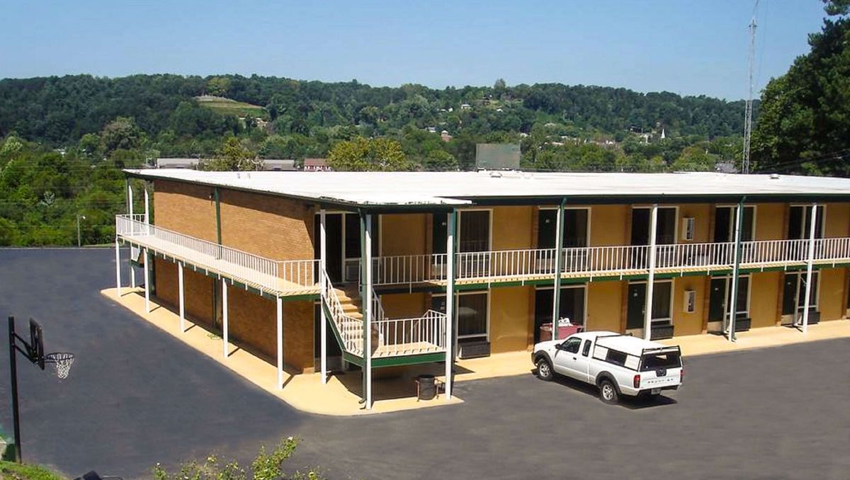 Budget Inn Ellijay Ellijay, GA Hotels Tourist Class Hotels in Ellijay