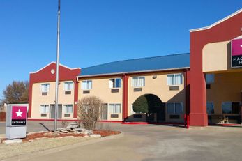 Magnuson Hotel Sand Springs