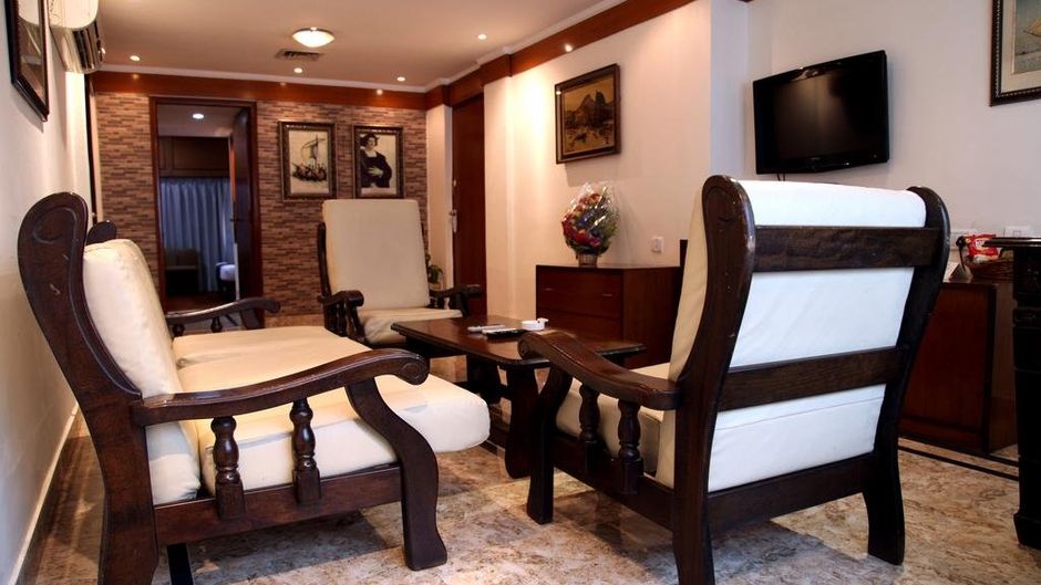 Polo Floatel Kolkata Lobby
