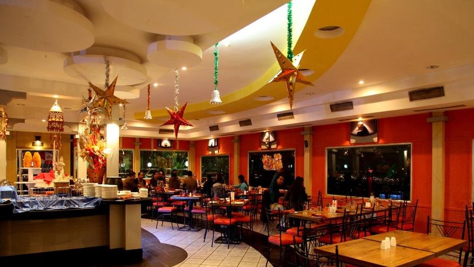 Polo Floatel Kolkata Restaurant