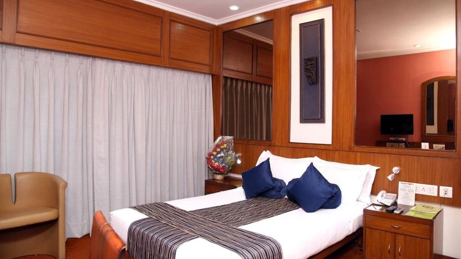 Polo Floatel Kolkata Lobby