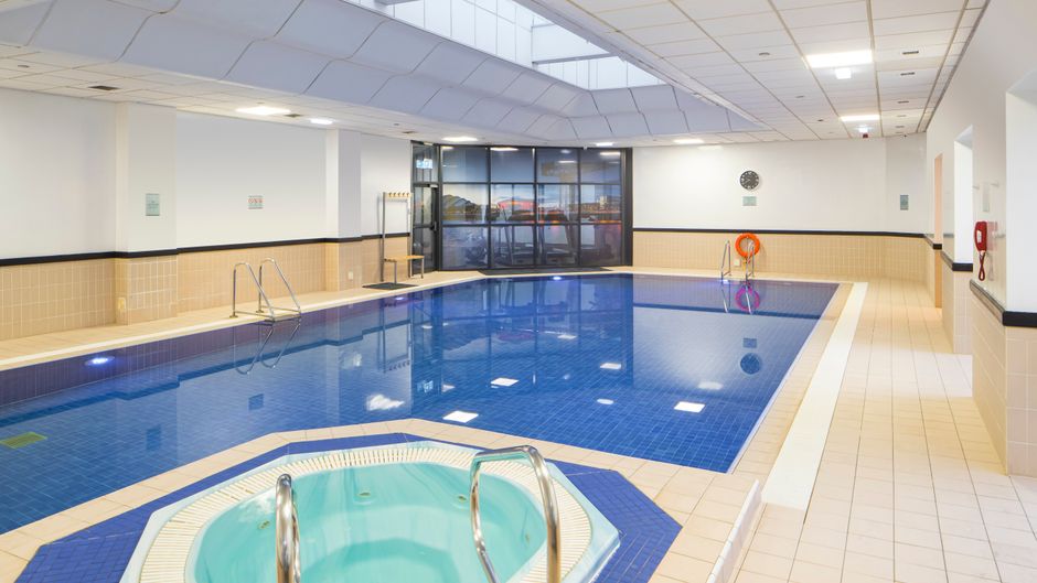 Crowne Plaza Glasgow Pool