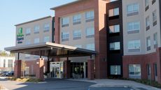 Holiday Inn Express & Suites Summerville