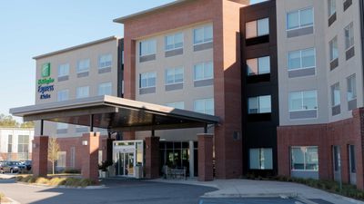 Holiday Inn Express & Suites Summerville