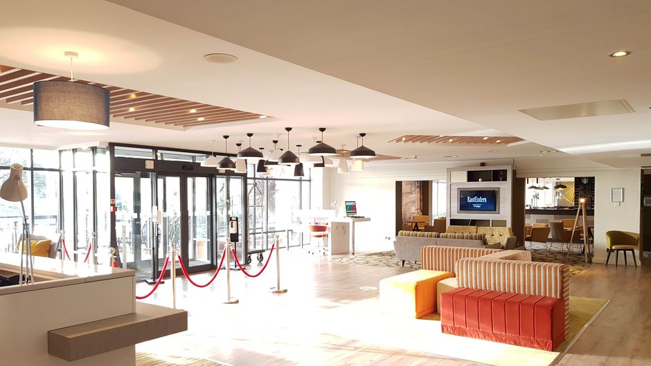 Holiday Inn Luton-South M1, Jct.9 Lobby