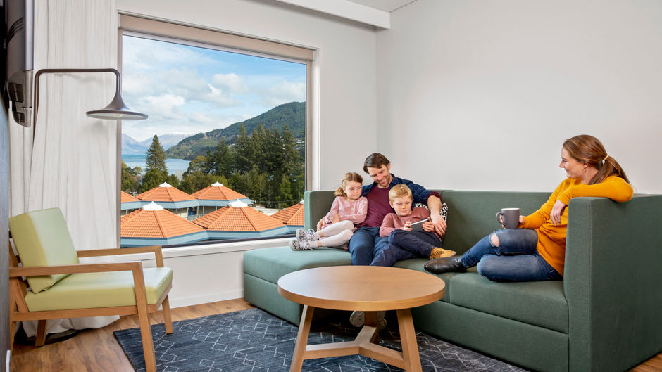 Holiday Inn Express & Suites Queenstown Suite