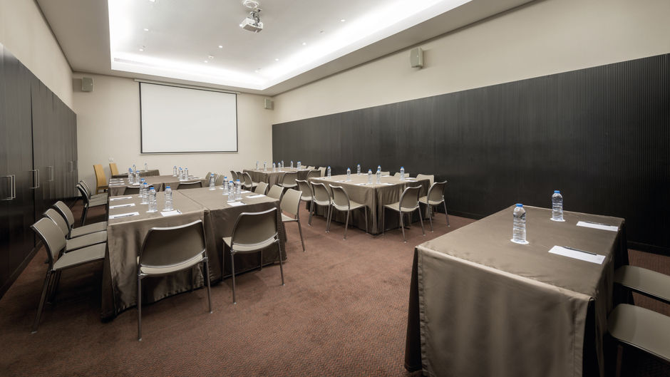 Hotel Tropico Luanda Meeting