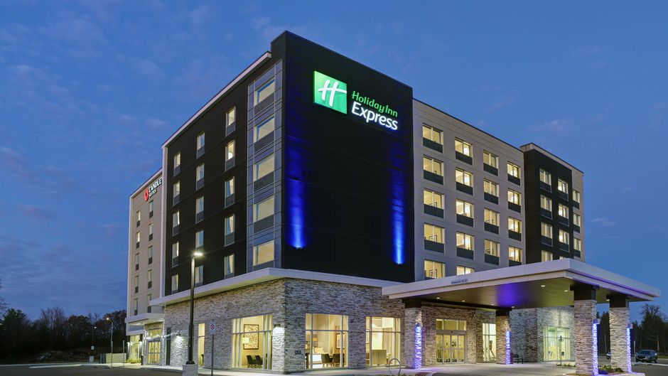 Holiday Inn Express Kingston West Exterior
