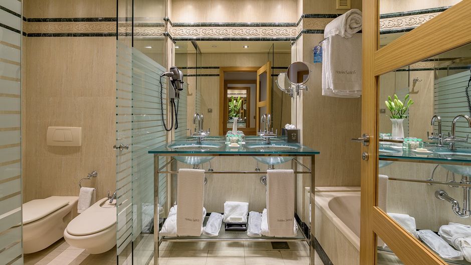 Las Arenas Balneario Resort Room