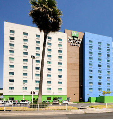 Holiday Inn Express Hotel & Suites