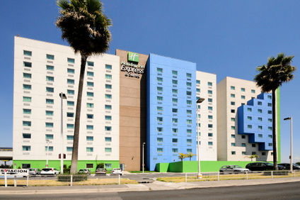 Holiday Inn Express Hotel & Suites