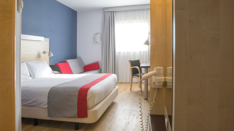 Holiday Inn Express Barcelona Room