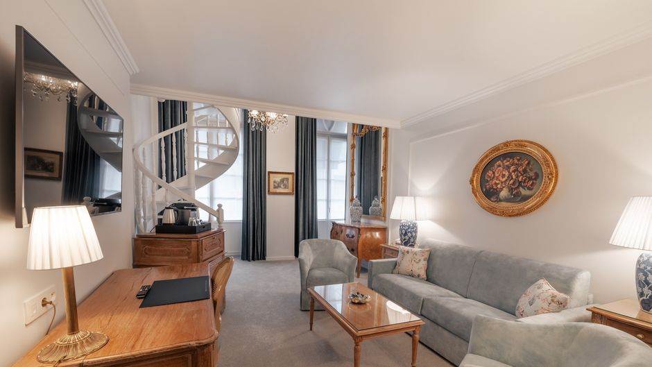 Manos Stephanie Hotel Suite