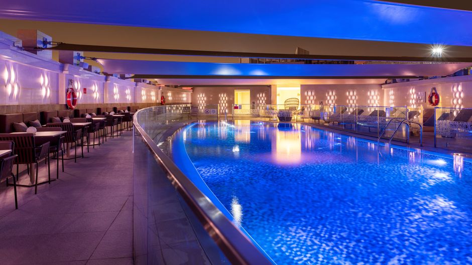 Crowne Plaza Doha - The Business Park Pool
