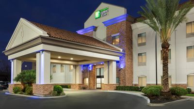 Holiday Inn Express & Suites Merced