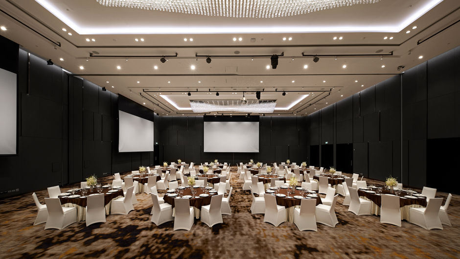 Tropicana Hotel Meeting