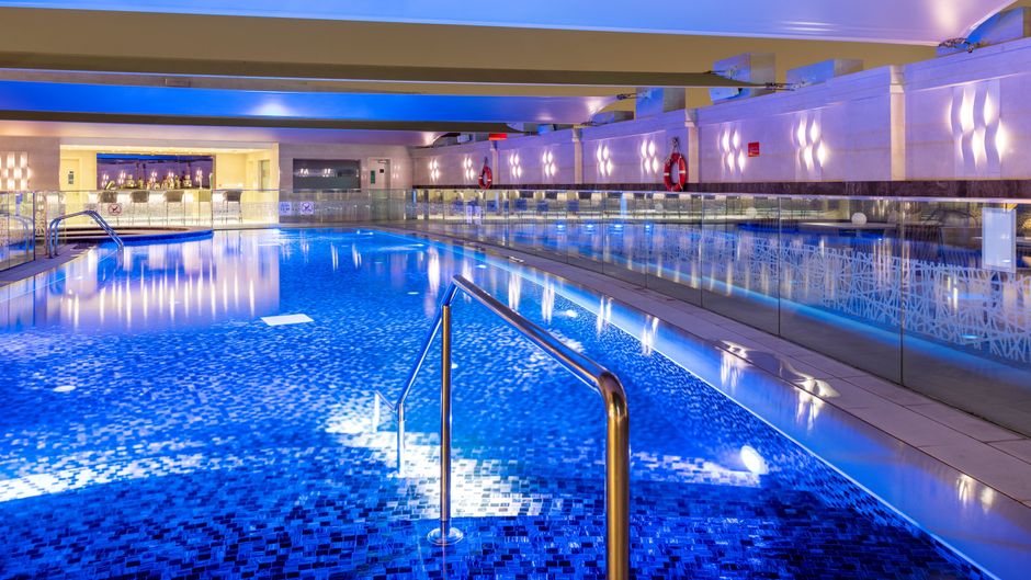 Crowne Plaza Doha - The Business Park Pool