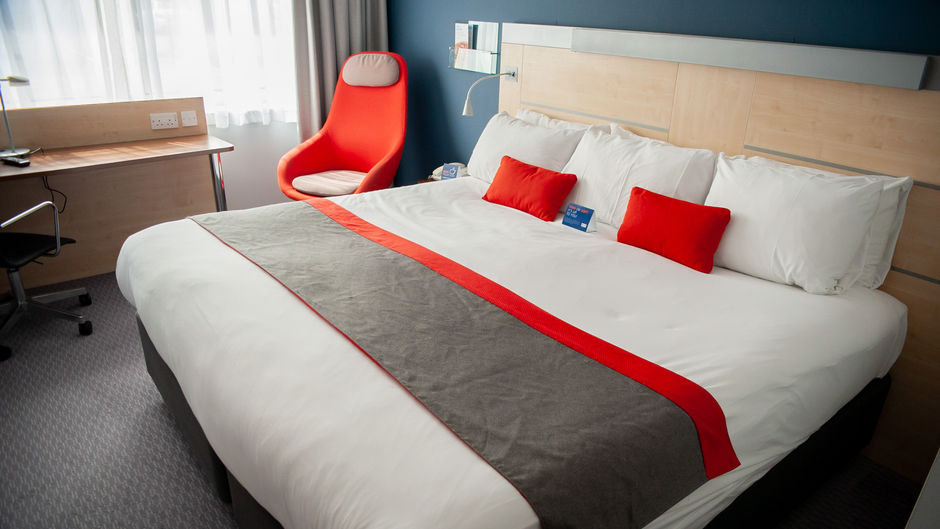 Holiday Inn Express Channel Tunnel Room