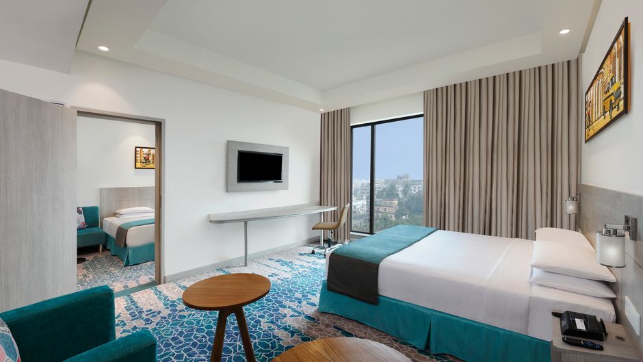 Holiday Inn Express Kolkata Airport Room