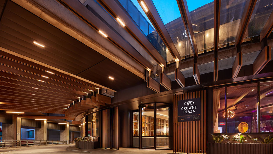 Crowne Plaza Melbourne Exterior