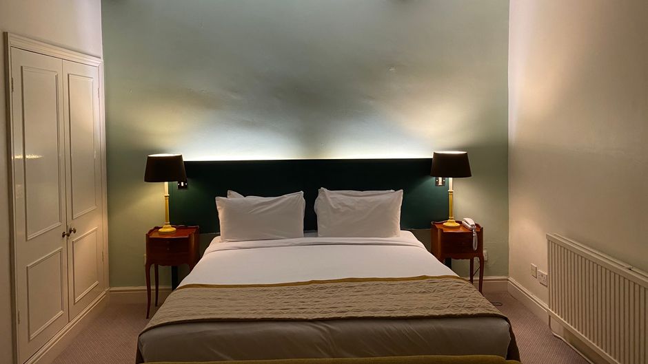 Brook Whipper-In Hotel Room