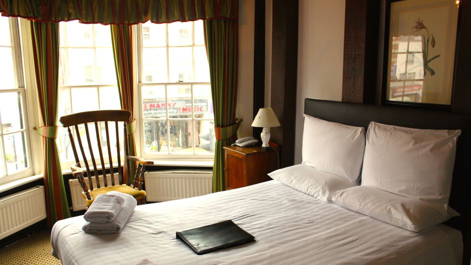 The Brook Red Lion Hotel Room