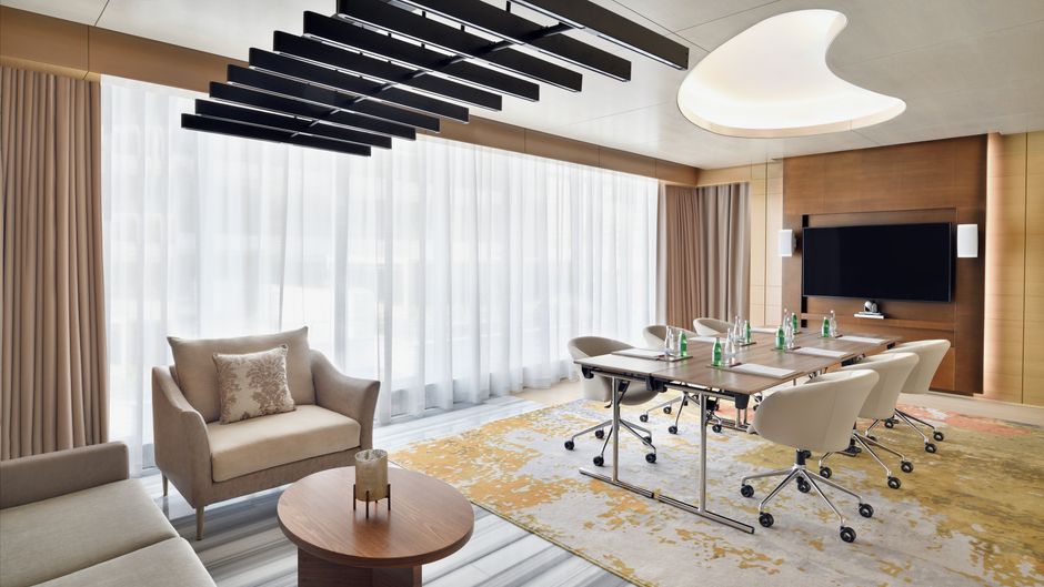 Crowne Plaza Dubai Marina Meeting