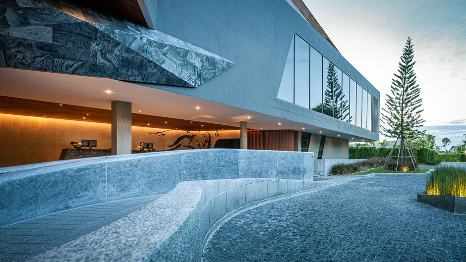 MASON Exterior
