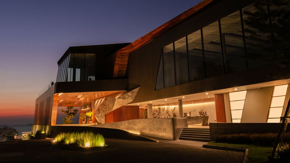 MASON Exterior