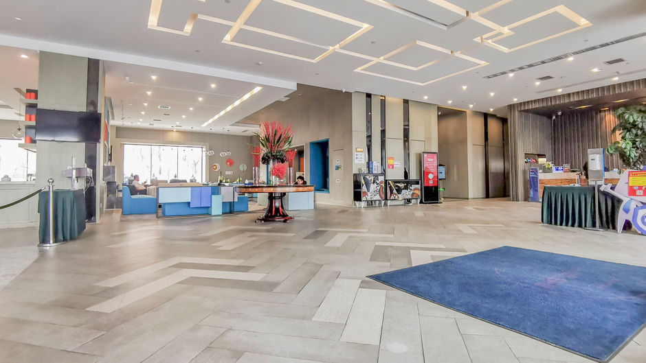 Holiday Inn Express Chifeng Hongshan Lobby