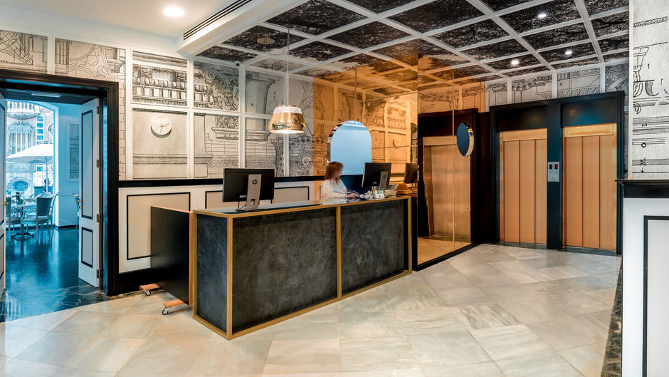 SH Ingles Hotel Lobby