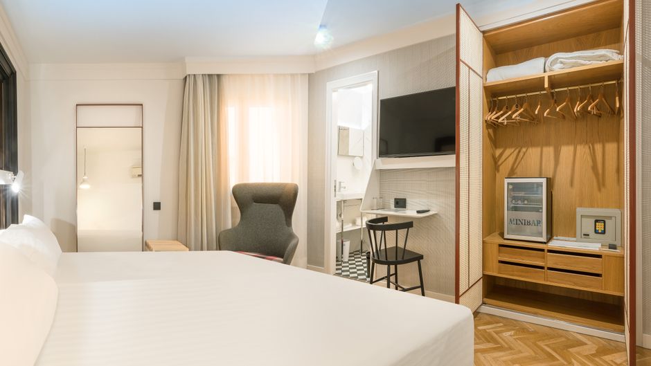 SH Ingles Hotel Room