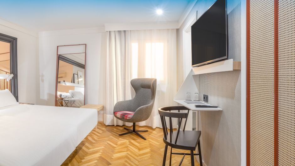 SH Ingles Hotel Room