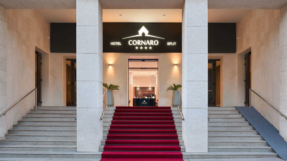 Cornaro Hotel Exterior