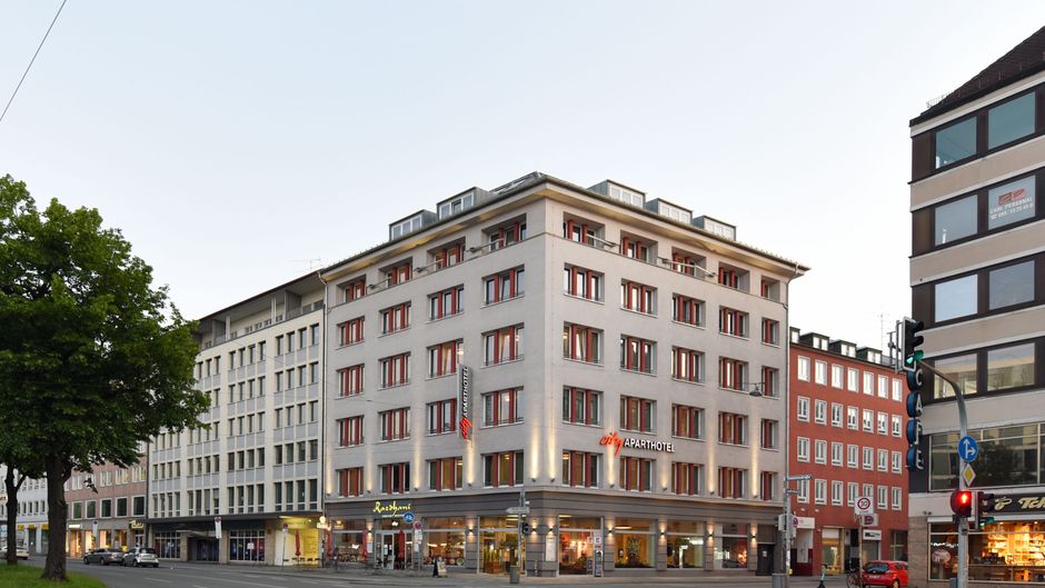 Koos Hotel & Apartments Exterior