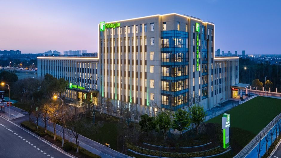 Holiday Inn Dishui Lake Exterior