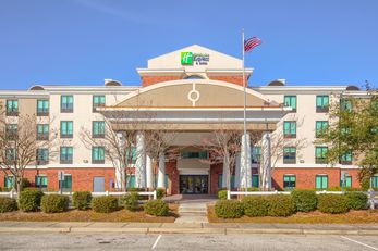 Holiday Inn Express & Suites Gulf Shores