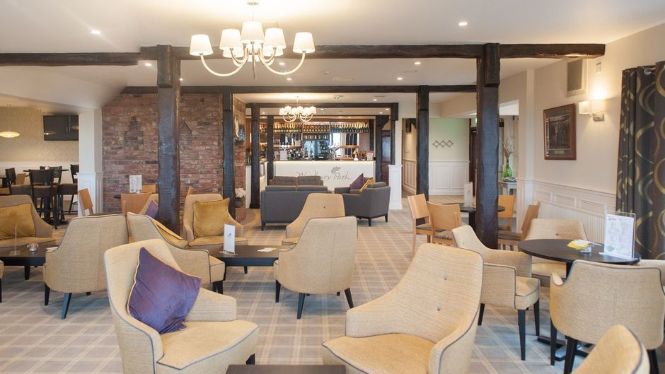 Woodbury Park Golf & Country Club Lobby