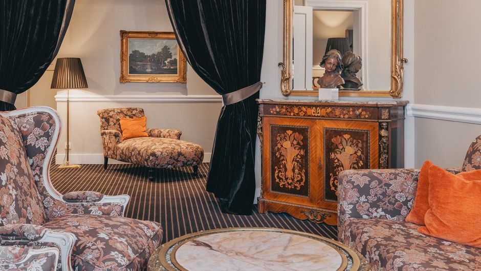 Manos Premier Hotel Suite