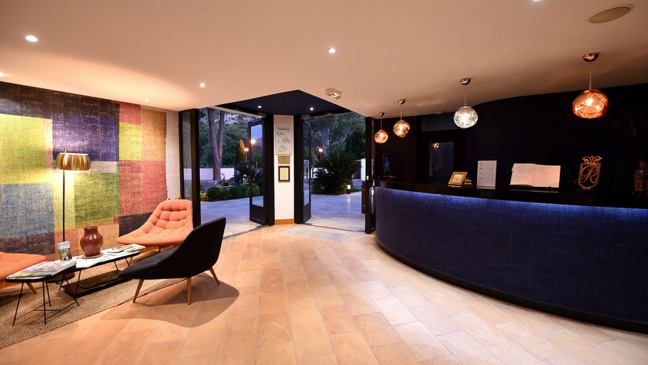 Hotel La Roya Lobby