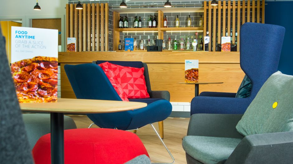 Holiday Inn Express Burton on Trent Lobby
