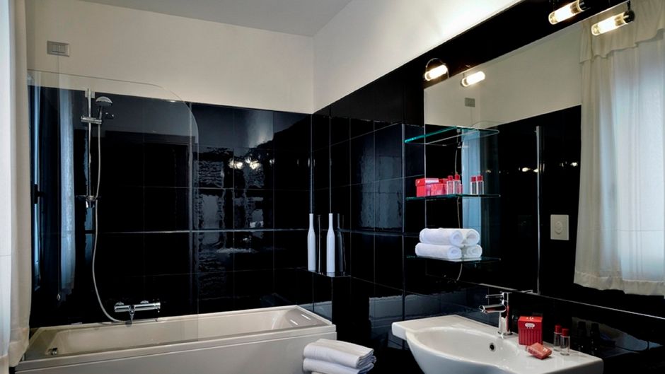 Hotel Carlton Room