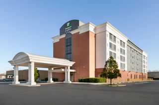 Holiday Inn Express/Suites Norfolk Arpt