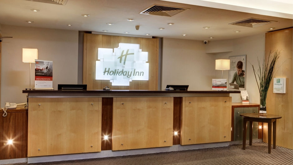 Holiday Inn Basingstoke Lobby