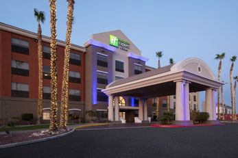 Holiday Inn Express & Suites Yuma