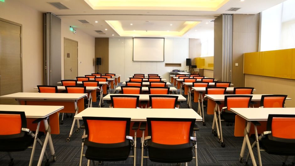Holiday Inn Express Chengdu Jinniu Meeting