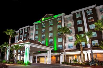 Holiday Inn Hotel & Suites