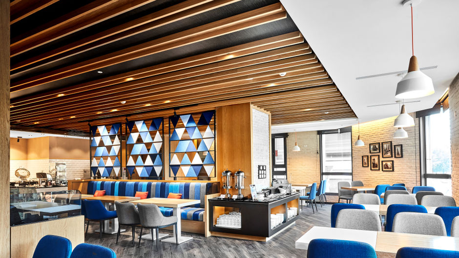 Holiday Inn Express Kaohsiung Love River Restaurant